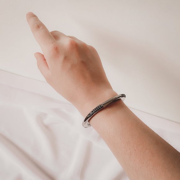 Monet Gun Metal Hematite Tone Black Rhinestone Stackable Bangle Stretch Bracelet - Picture 7 of 8